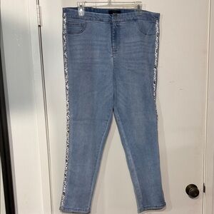 Light Wash Blue Skinny Jeans with Side Detail Back Zipper to Expand Waistband